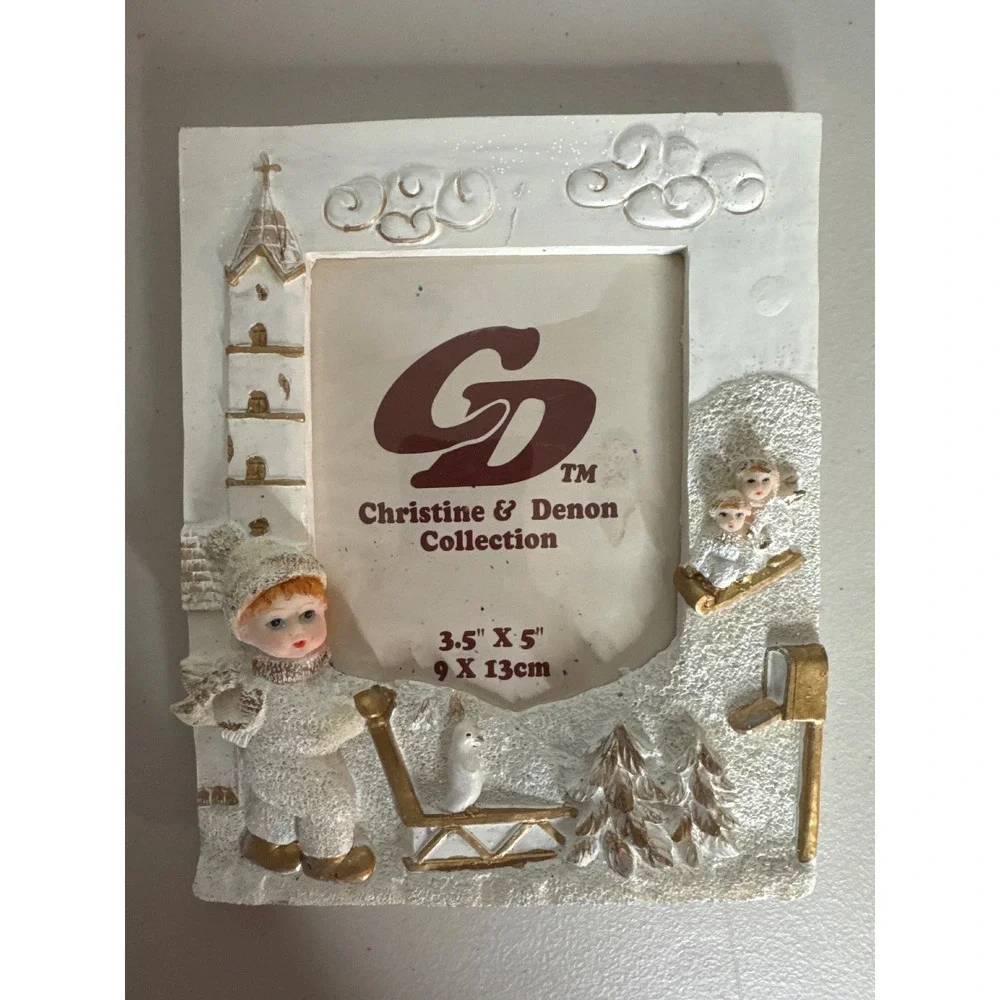 Christine & Denon Collection Winter Scene 3D Picture Frame 3.5x5 White Gold